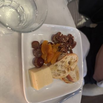 Sassafraz - Aged Cheddar - French Near Me - Toronto, Ontario