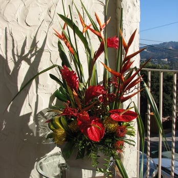 Colorful Events - A bold display welcomes guests - Floral Designers Near Me Colorful Events - A bold display welcomes guests - Floral Designers Near Me