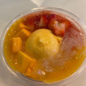 Mango Mango Dessert - A3. Strawberry Mango Juice Sago and Lychee Jelly with Mango Ice Cream - Desserts Near Me - Chicago, Illinois