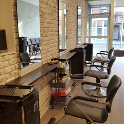 Lola Salon