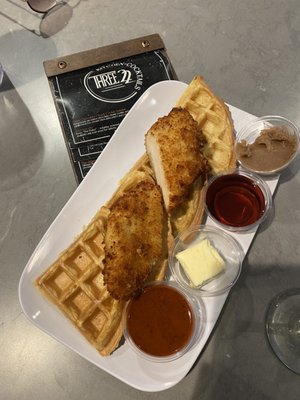 Three22 Kitchen + Cocktails by null