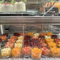 Ratskeller - Desserts/Salatportionen | Ratskeller. "Kantine" im Rathaus Schöneberg