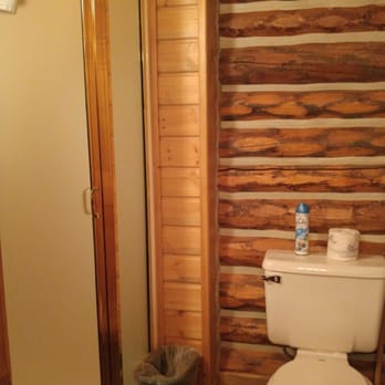Island Park Cabins: Eagle Ridge - Toilet - Hotels Near Me - Island Park, Idaho Island Park Cabins: Eagle Ridge - Toilet - Hotels Near Me - Island Park, Idaho