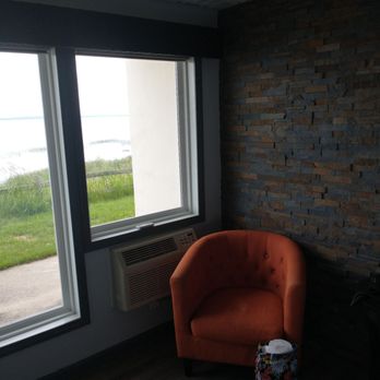 Terrace Bay Hotel - Squeaky chair - Hotels Near Me - Gladstone, Michigan Terrace Bay Hotel - Squeaky chair - Hotels Near Me - Gladstone, Michigan