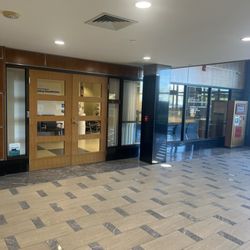 Spaulding Rehabilitation Network - Entrance to Spaulding rehabilitation in Braintree, MA