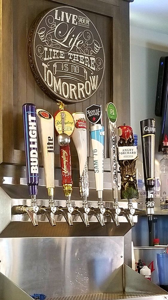 12TH STREET PUB Updated September 2024 11 Reviews 4040 W 12th St