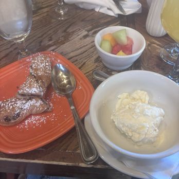 Santiago's Bodega - Vanilla bean ice cream - Spanish Near Me - Altamonte Springs, Florida Santiago's Bodega - Vanilla bean ice cream - Spanish Near Me - Altamonte Springs, Florida