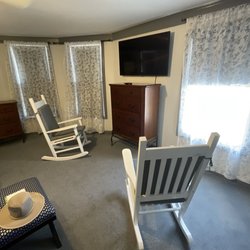 Waterstone Inn - The Montclair