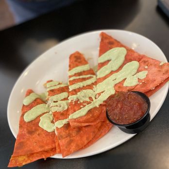 Gastrohub - Chicken quesadilla - American Near Me - Orlando, Florida Gastrohub - Chicken quesadilla - American Near Me - Orlando, Florida