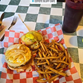 Coyote Bluff Cafe - Old fashioned burger with seasoned fries and Sweet Iced Tea - Burgers Near Me - Amarillo, Texas