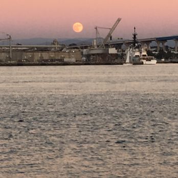 Glorietta Bay Park - The super moon closest to the earth since 1948! - Hiking Near Me - Coronado, California Glorietta Bay Park - The super moon closest to the earth since 1948! - Hiking Near Me - Coronado, California