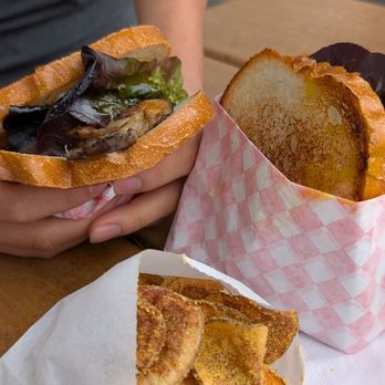 Dad's Luncheonette - Mushroom burger, hamburger, homemade chips - New American Near Me - Half Moon Bay, California Dad's Luncheonette - Mushroom burger, hamburger, homemade chips - New American Near Me - Half Moon Bay, California