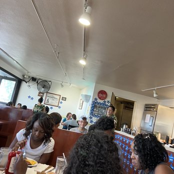 Eggs 'n Things - Waikiki Beach Eggspress - Dinning area - Breakfast & Brunch Near Me - Honolulu, Hawaii Eggs 'n Things - Waikiki Beach Eggspress - Dinning area - Breakfast & Brunch Near Me - Honolulu, Hawaii