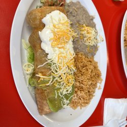 Los Vaqueros - Shredded beef chimichanga plate