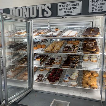 Glenn Wayne Bakery - Bakeries Near Me - Bohemia, New York