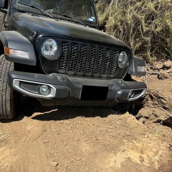 Southside Towing - Vehicle stuck in 3-4ft crevice. - Towing Near Me - Costa Mesa, California