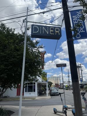 Beau’s Tiny Diner by null