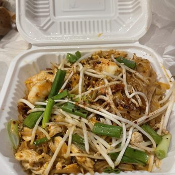 Bangkok Cuisine Express - Pud Thai (Stir Fried Thai Noodle) - Thai Near Me - Reno, Nevada