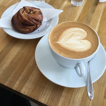 Behag Din Smag - Lovely cappuccino & Swedish inspired cinnamon roll - Cafes Near Me - Aalborg, 84