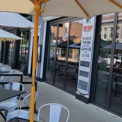 DryHop Brewers - Out door seating