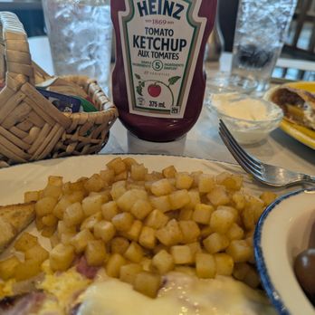 De Dutch - Heinz Ketchup - Breakfast & Brunch Near Me - Vancouver, British Columbia De Dutch - Heinz Ketchup - Breakfast & Brunch Near Me - Vancouver, British Columbia