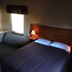 EVL Lodge - Clean and affordable rooms.