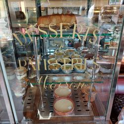 Au Petit Suisse - Dessert Case