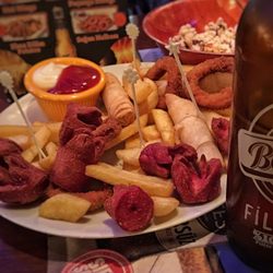 Bristol Restaurant & Pub - Bira tabağı sipariş edebilirsiniz. Önceden hazırlanmamış. Hepsi pişirilip getiriliyor.