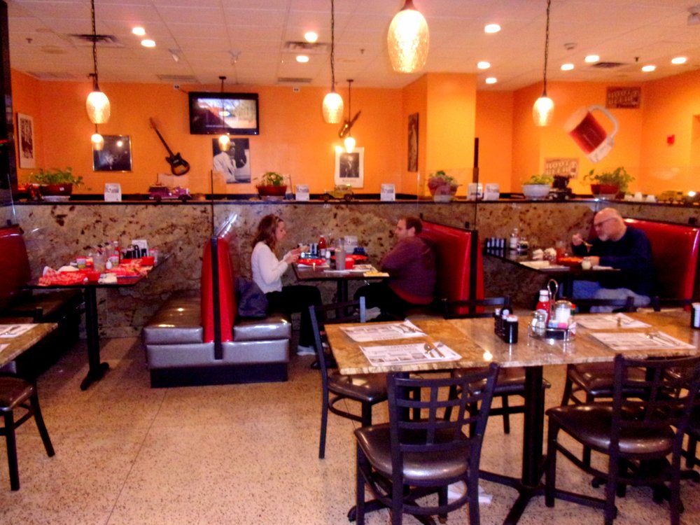 Andy's Diner & Pub
