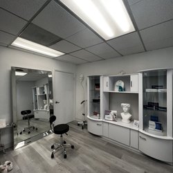 Luxe Medica Aesthetics - Inside