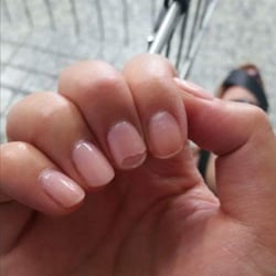 Yumi's Nails - After 4 days of my gel manicure.