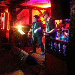 The Rose & Crown - Live band!