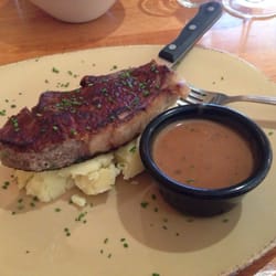 Spago Italian Bistro - Sirloin steak on potato mash with pepper sauce