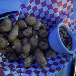 Cheese curds with marinara sauce. Greasy!!