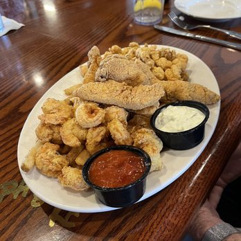 Ralph & Kacoo's - Seafood sampler platter lunch portion - American Near Me - Spanish Fort, Alabama Ralph & Kacoo's - Seafood sampler platter lunch portion - American Near Me - Spanish Fort, Alabama