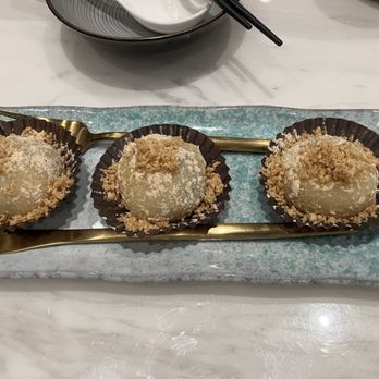 Supreme Dumplings - Black sesame rice balls (chose the all peanut topping) - Shanghainese Near Me - Honolulu, Hawaii