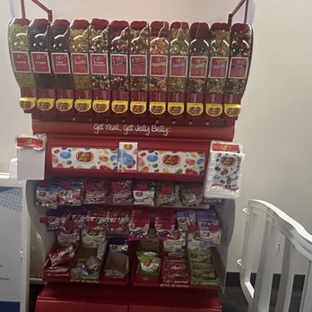 Wings & Waves Waterpark - Yes they had Jelly Bellys. Funny how they put them in the tube rental area lmao - Water Parks Near Me - McMinnville, Oregon