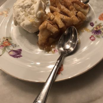 The White Dog Bistro - Apple pie - American Near Me - Mathews, Virginia The White Dog Bistro - Apple pie - American Near Me - Mathews, Virginia