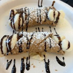 The NY Slice - Cannolis!!