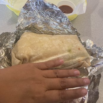 KillerTacos - Longboard burrito with spicy ground beef, no rice and no beans - Mexican Near Me - Haleiwa, Hawaii KillerTacos - Longboard burrito with spicy ground beef, no rice and no beans - Mexican Near Me - Haleiwa, Hawaii