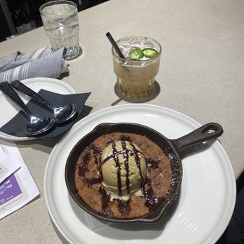 Lou's Bar & Grill - Cookie Skillet and margaritas... that's a combo - American Near Me - Phoenix, Arizona