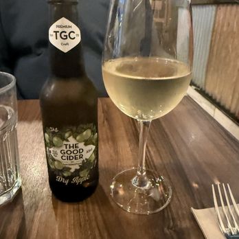 Vega - Photo 4: Glass of Zafra Blanco White Wine - Vegan Near Me - Madrid, M Vega - Photo 4: Glass of Zafra Blanco White Wine - Vegan Near Me - Madrid, M