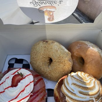 Blondie's Doughnuts - Donuts Near Me - Edgewater, Maryland Blondie's Doughnuts - Donuts Near Me - Edgewater, Maryland