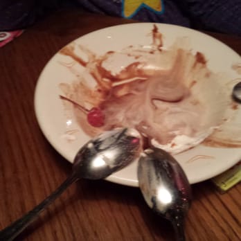 Outback Steakhouse - Ice cream Sunday for my daughter's 4th birthday - Steakhouses Near Me - Burbank, California