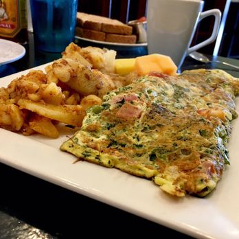 Nuno's Cafe - Veggie Omelette, Home Fries and Toast - Breakfast & Brunch Near Me - Orlando, Florida