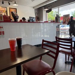 Firehouse Subs Oak Forest - Seating area