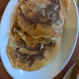 Apple cinnamon pancakes