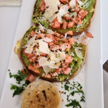Eggsperts Cafe - Avocado Toast - Breakfast & Brunch Near Me - Orland Park, Illinois