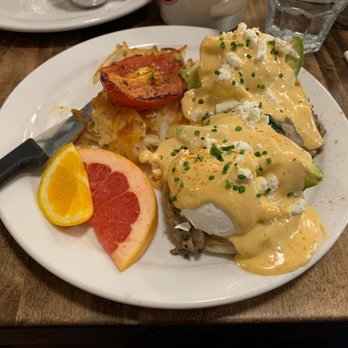 Jam Cafe on Beatty - Mushroom Florentine Benny with avocado - Breakfast & Brunch Near Me - Vancouver, British Columbia