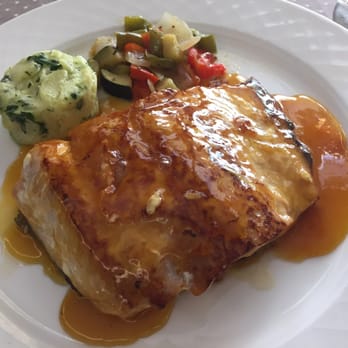 Hotel Macia Alfaros - Salmon, too gross, tasted horrible, I couldn't eat it - Hotels Near Me - Córdoba, Colorado